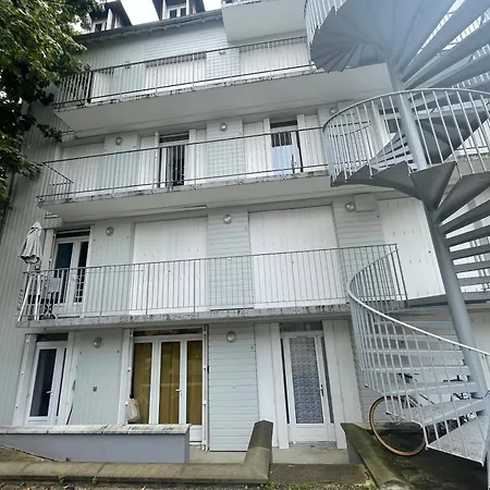 Apartment Equipe - 300m Gare - 005