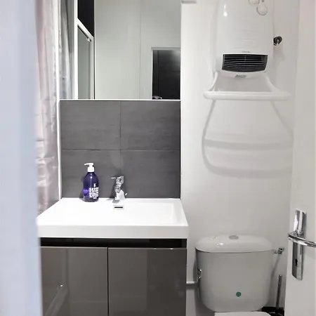 Apartment Equipe - 300m Gare - 005 *